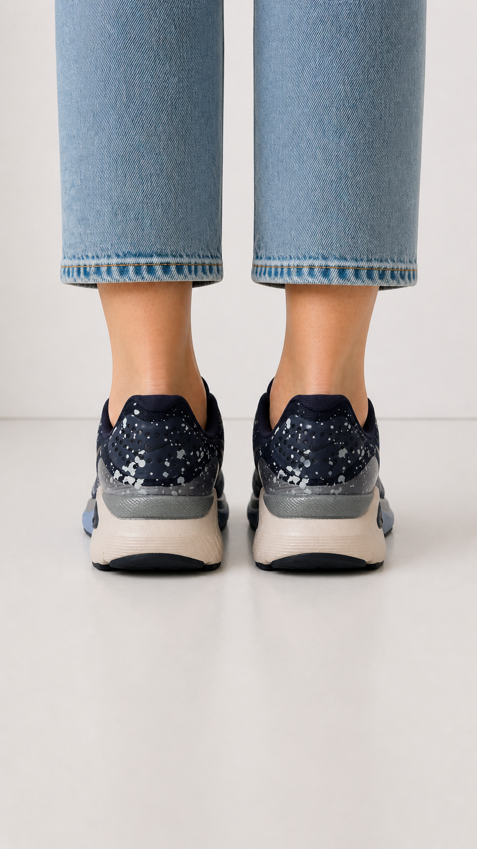 Nike Performance STRUCTURE 26 – Midnight Black/White