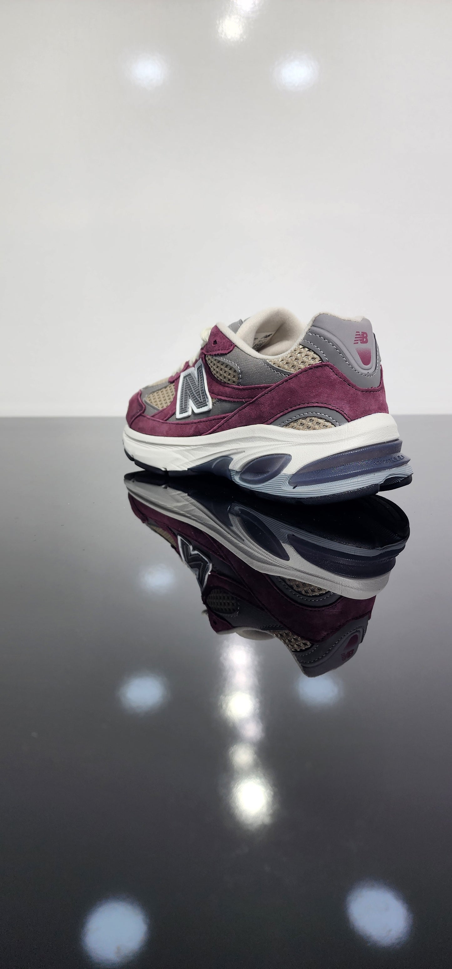 New Balance 740 (Burgundy/white)