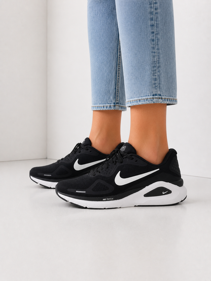 Nike Performance STRUCTURE 26 -Black/White