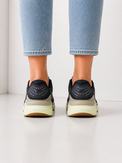 Nike Performance STRUCTURE 26 - Med ash/Black